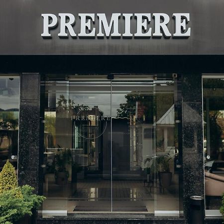 Premiere Hotel Chust Esterno foto